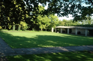 cloister-garden-malmesbury